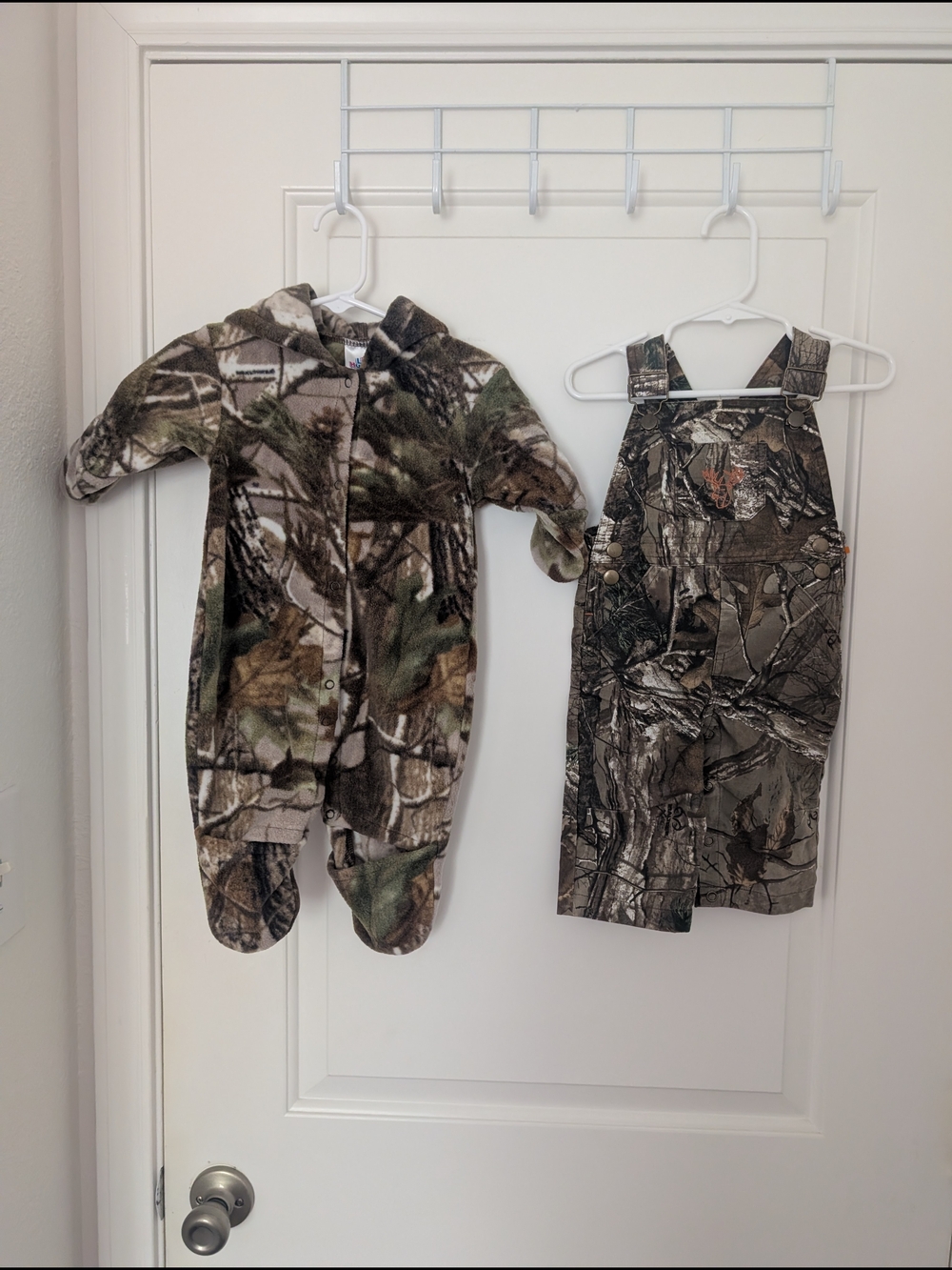 Lot Of 2 Baby Camouflage Overall And Fleece Jumpsuit 3-6m